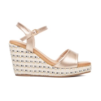 ДАМСКИ САНДАЛИ 150224 GOLD