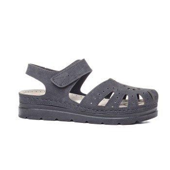 SAND 1541479 MIKANOS BLACK LADY